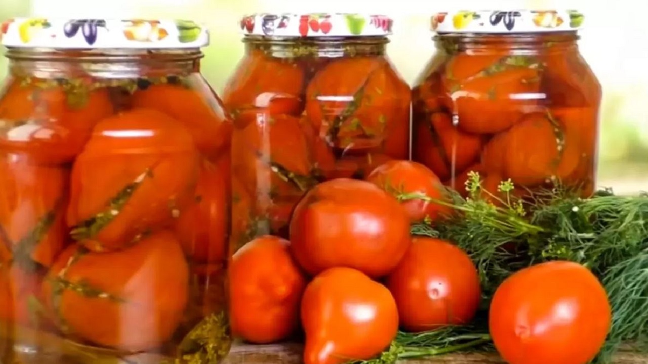 домати в буркани
